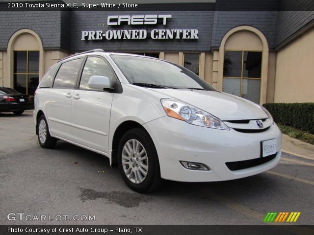 2010 Toyota Sienna XLE in Super White
