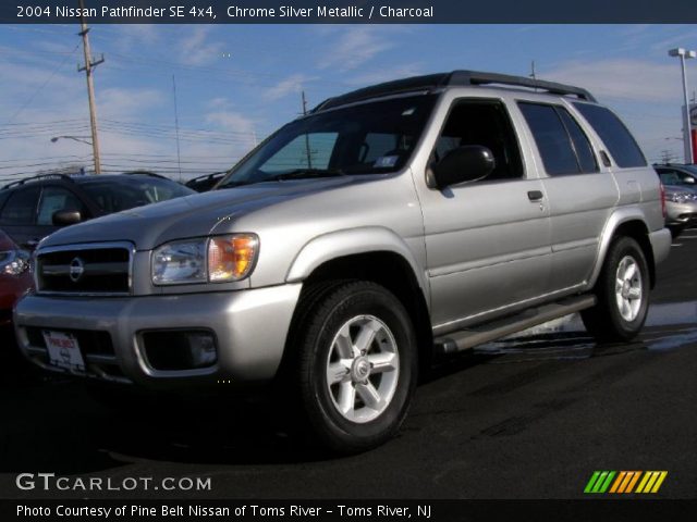 2004 Nissan Pathfinder SE 4x4 in Chrome Silver Metallic