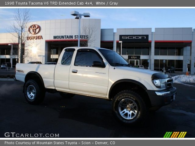 1998 Toyota Tacoma V6 TRD Extended Cab 4x4 in White