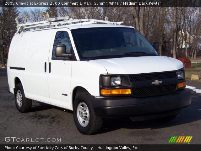 2005 Chevrolet Express 2500 Commercial Van in Summit White