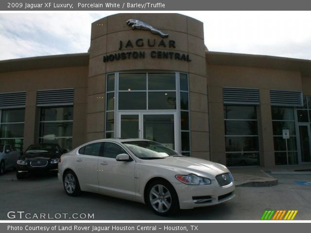 2009 Jaguar XF Luxury in Porcelain White