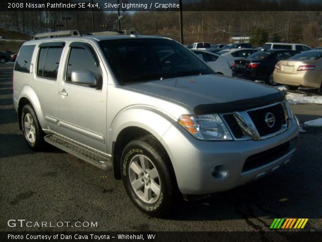 2008 Nissan Pathfinder SE 4x4 in Silver Lightning