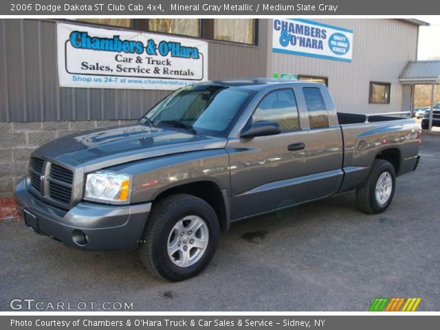 2006 Dodge Dakota ST Club Cab 4x4 in Mineral Gray Metallic