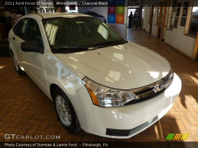 2011 Ford Focus SE Sedan in White Suede