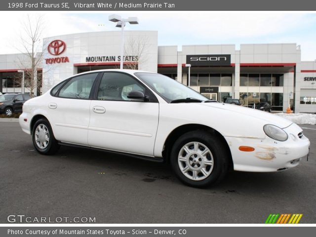 1998 Ford Taurus SE in Vibrant White
