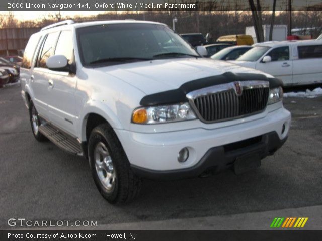 2000 Lincoln Navigator 4x4 in Oxford White