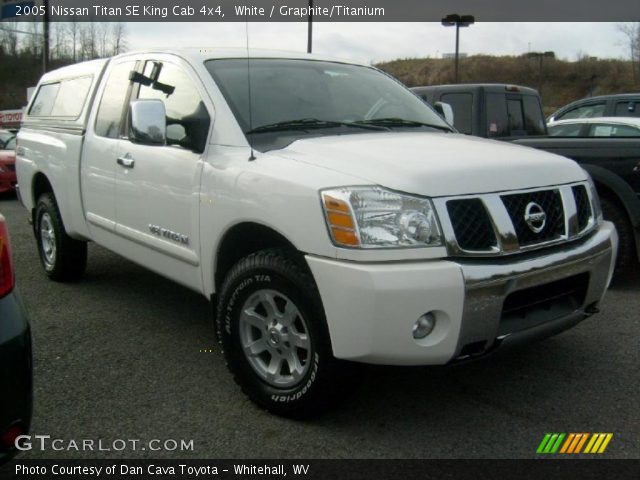 2005 Nissan Titan SE King Cab 4x4 in White