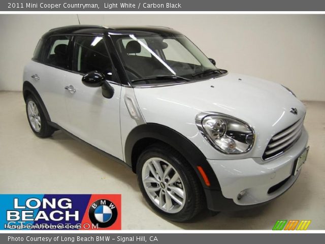 2011 Mini Cooper Countryman in Light White
