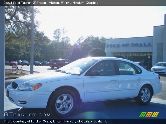 2004 Ford Taurus SE Sedan in Vibrant White
