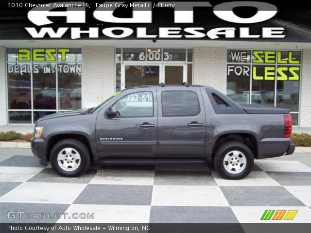 2010 Chevrolet Avalanche LS in Taupe Gray Metallic