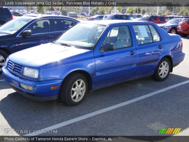 1998 Volkswagen Jetta GLS Sedan in Porcelain Blue Metallic