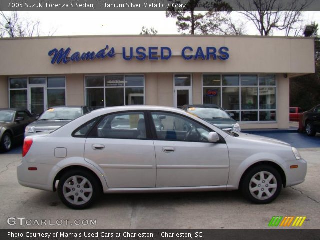 2005 Suzuki Forenza S Sedan in Titanium Silver Metallic