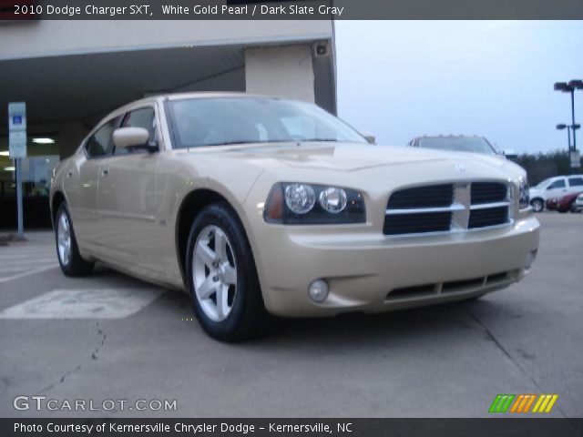 2010 Dodge Charger SXT in White Gold Pearl