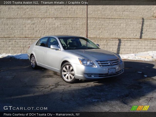 2005 Toyota Avalon XLS in Titanium Metallic