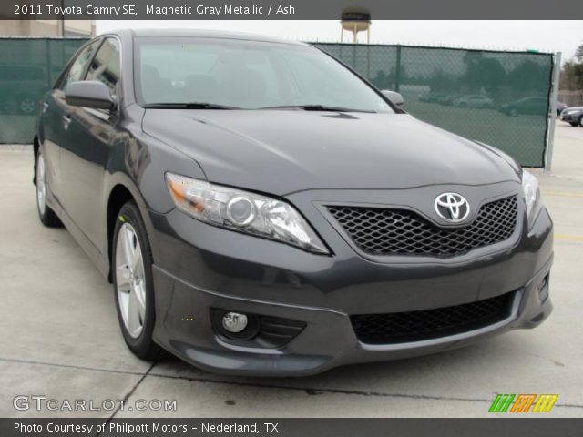 2011 Toyota Camry SE in Magnetic Gray Metallic
