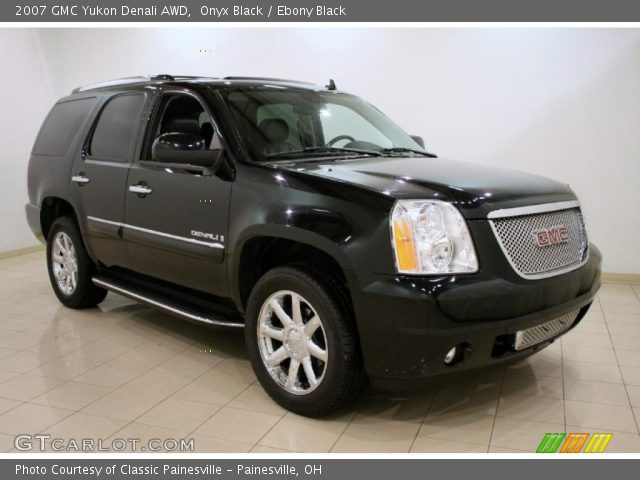 2007 GMC Yukon Denali AWD in Onyx Black
