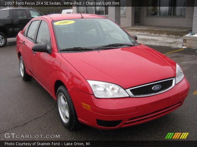 2007 Ford Focus ZX4 SE Sedan in Infra-Red