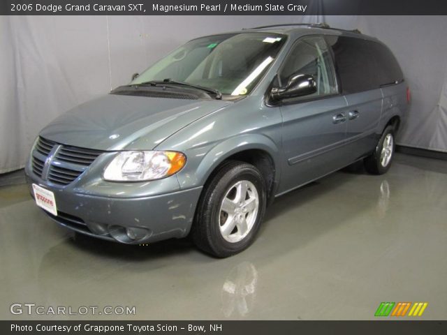 2006 Dodge Grand Caravan SXT in Magnesium Pearl