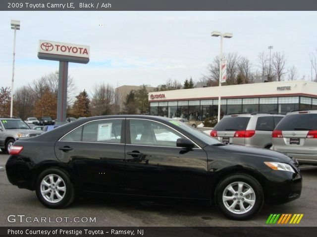 2009 Toyota Camry LE in Black