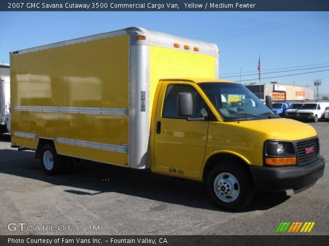 2007 GMC Savana Cutaway 3500 Commercial Cargo Van in Yellow