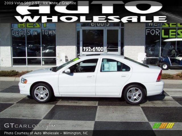 2009 Volvo S60 2.5T in Ice White