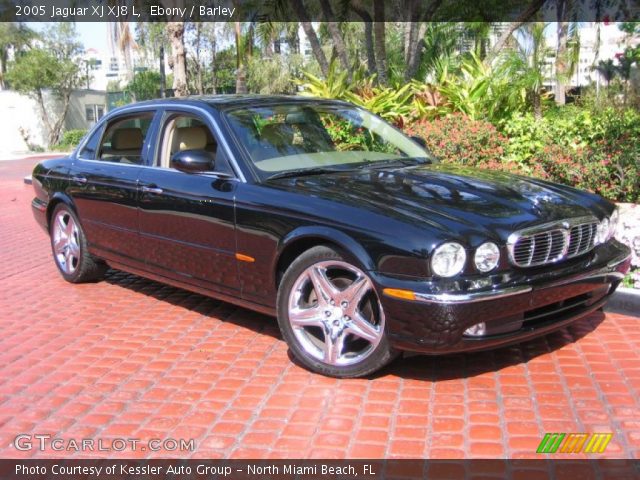 2005 Jaguar XJ XJ8 L in Ebony