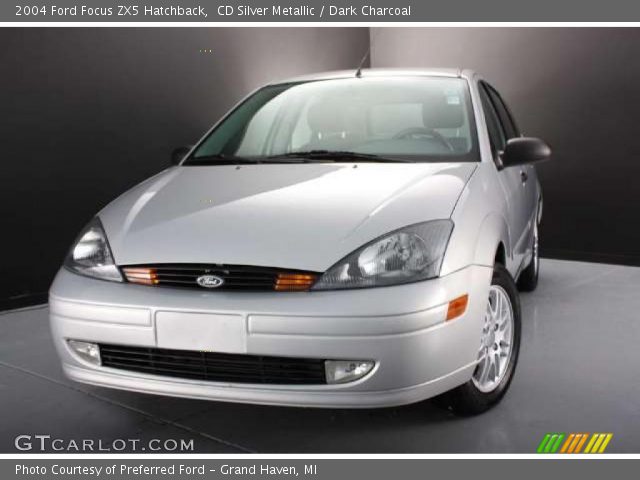2004 Ford Focus ZX5 Hatchback in CD Silver Metallic