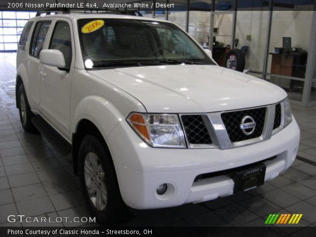 2006 Nissan Pathfinder LE 4x4 in Avalanche White