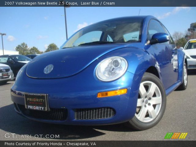 2007 Volkswagen New Beetle 2.5 Coupe in Laser Blue