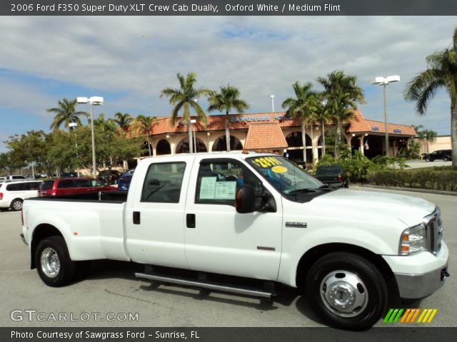 2006 Ford F350 Super Duty XLT Crew Cab Dually in Oxford White