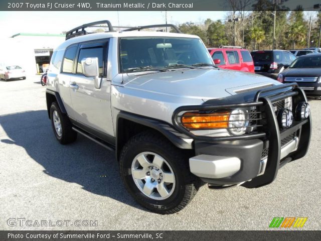 2007 Toyota FJ Cruiser 4WD in Titanium Metallic