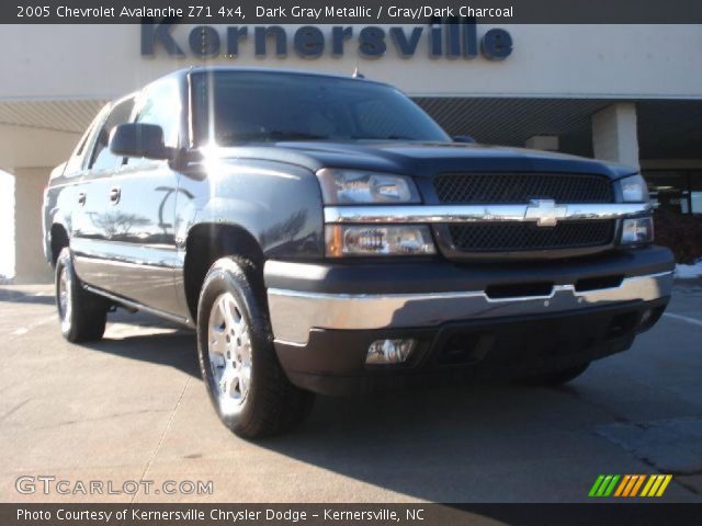 2005 Chevrolet Avalanche Z71 4x4 in Dark Gray Metallic