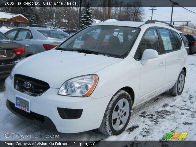 2009 Kia Rondo LX in Clear White