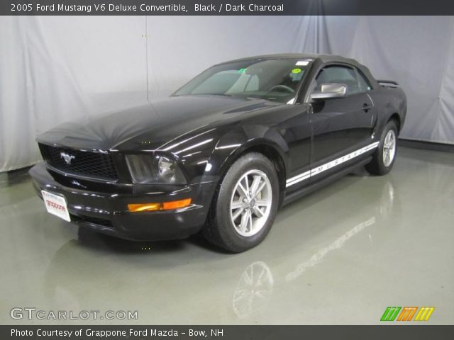 2005 Ford Mustang V6 Deluxe Convertible in Black