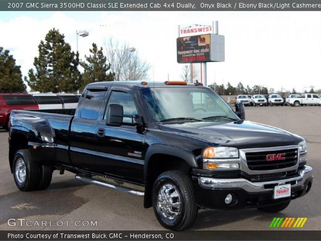 2007 GMC Sierra 3500HD Classic SLE Extended Cab 4x4 Dually in Onyx Black