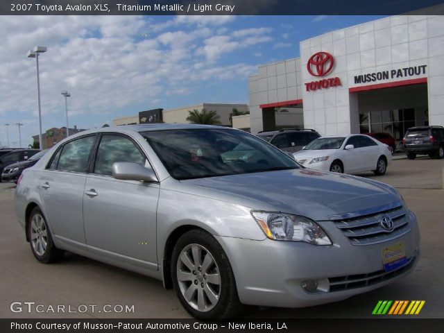 2007 Toyota Avalon XLS in Titanium Metallic