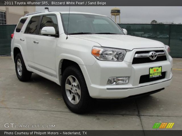 2011 Toyota 4Runner SR5 in Blizzard White Pearl