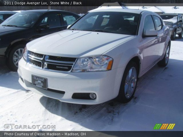 2011 Dodge Avenger Lux in Stone White