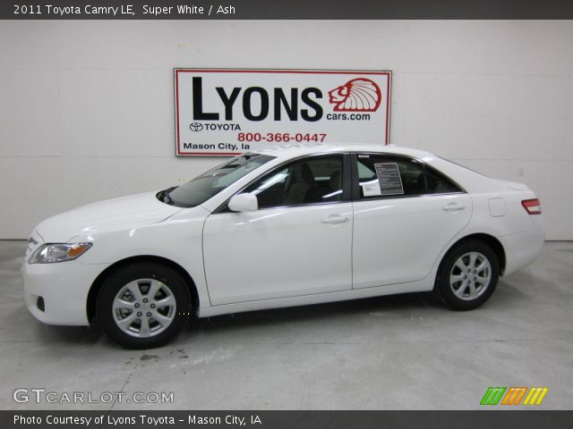 2011 Toyota Camry LE in Super White