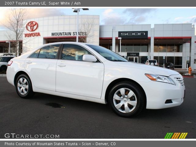 2007 Toyota Camry LE in Super White