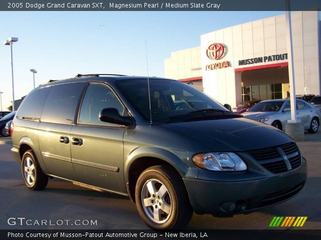 2005 Dodge Grand Caravan SXT in Magnesium Pearl