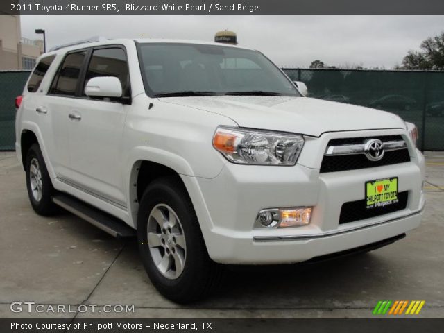 2011 Toyota 4Runner SR5 in Blizzard White Pearl