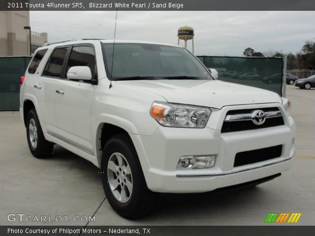 2011 Toyota 4Runner SR5 in Blizzard White Pearl