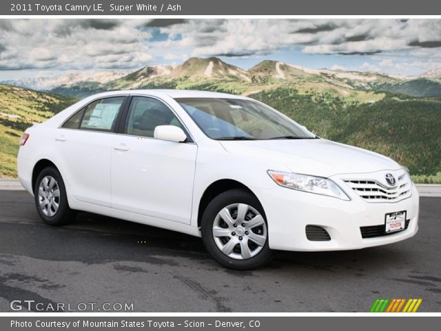 2011 Toyota Camry LE in Super White