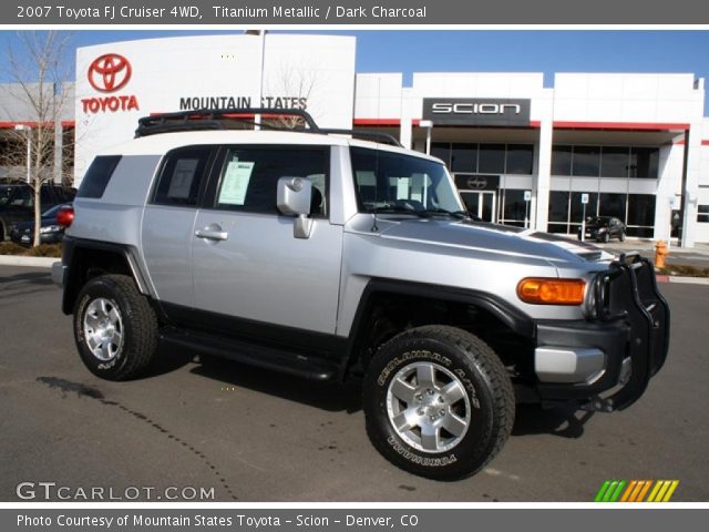 2007 Toyota FJ Cruiser 4WD in Titanium Metallic