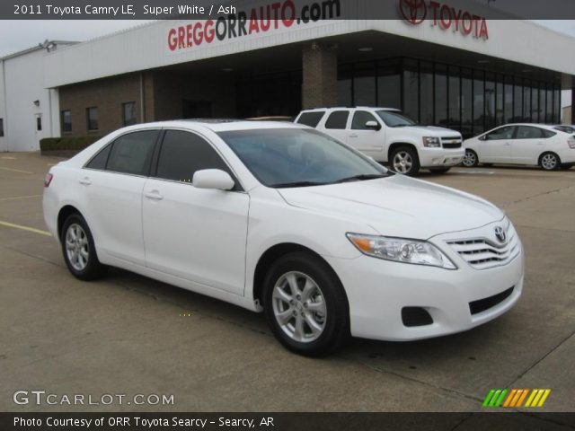 2011 Toyota Camry LE in Super White