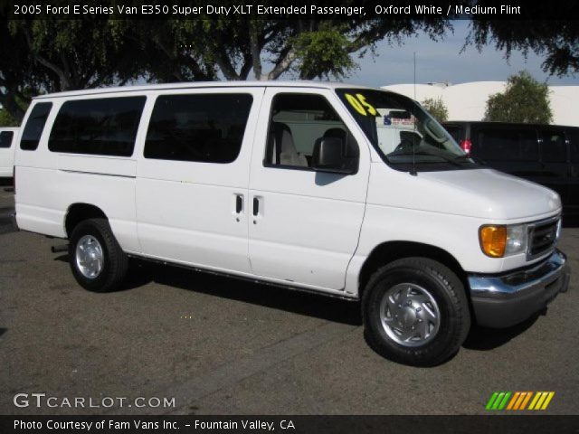 2005 Ford E Series Van E350 Super Duty XLT Extended Passenger in Oxford White