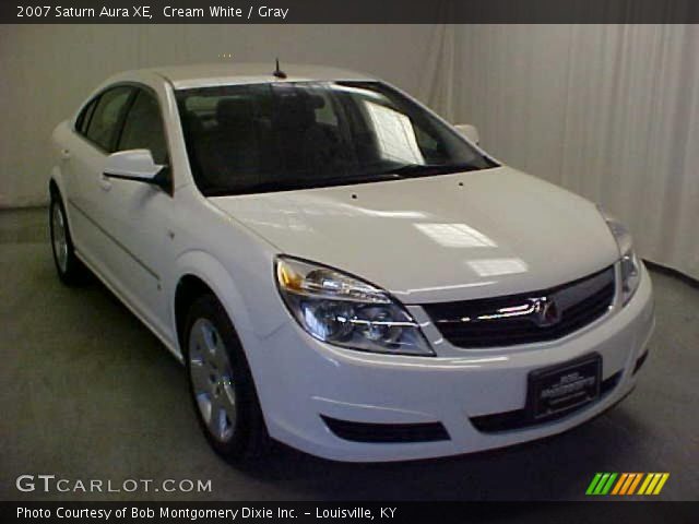 2007 Saturn Aura XE in Cream White