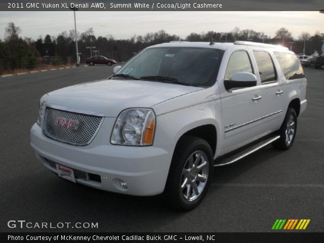 2011 GMC Yukon XL Denali AWD in Summit White