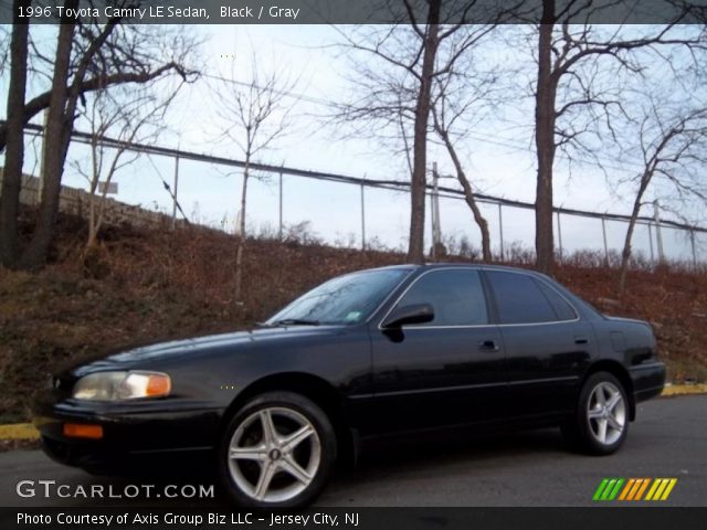 1996 Toyota Camry LE Sedan in Black